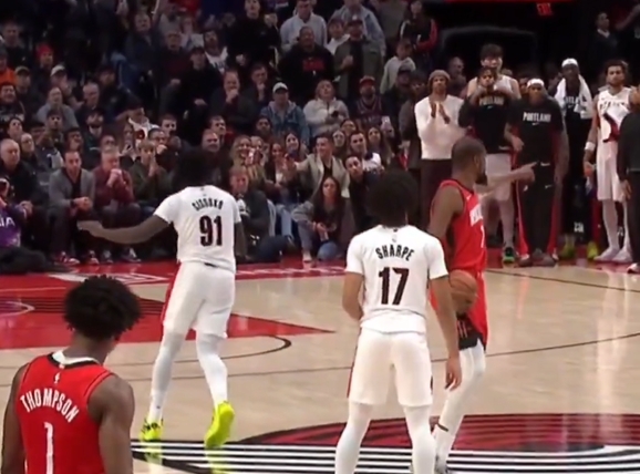 杜兰特怒斥斯普利特假摔：如此软弱令人不齿！