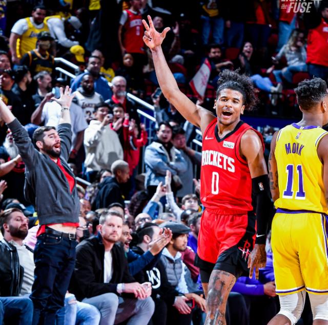 开云体育网址-格林32分手刃湖人 火箭三少合砍74分一展光明未来