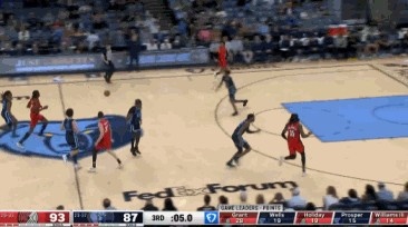 开云体育-搞笑担当！克雷伊奇最后一攻推进直接跳起传球裁判出界